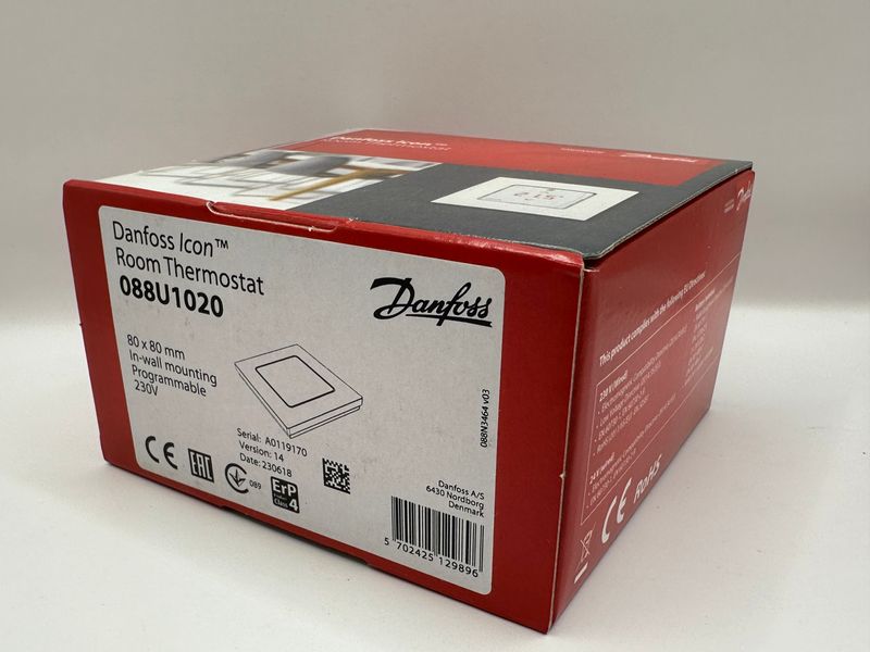 Програмуємий кімнатний термостат Danfoss Icon RT In-wall, 230В, для гідравлічних систем підлогового опалення, версія - вбудований в монтажну коробку 80х80 088U1020 фото
